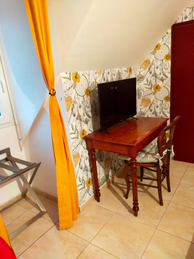Petit Chatelet Bis Hirel Eksteriør billede