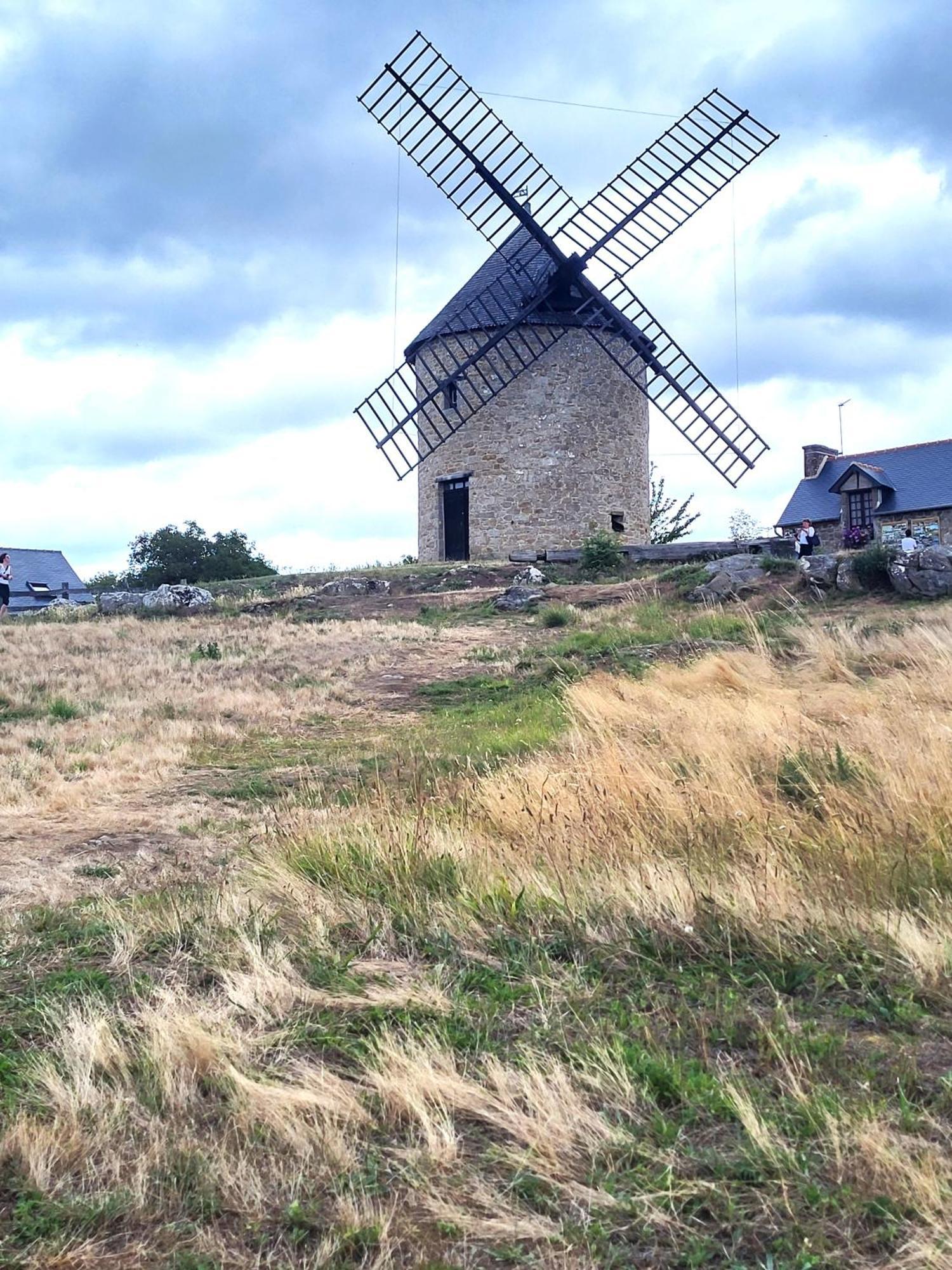 Petit Chatelet Bis Hirel Eksteriør billede